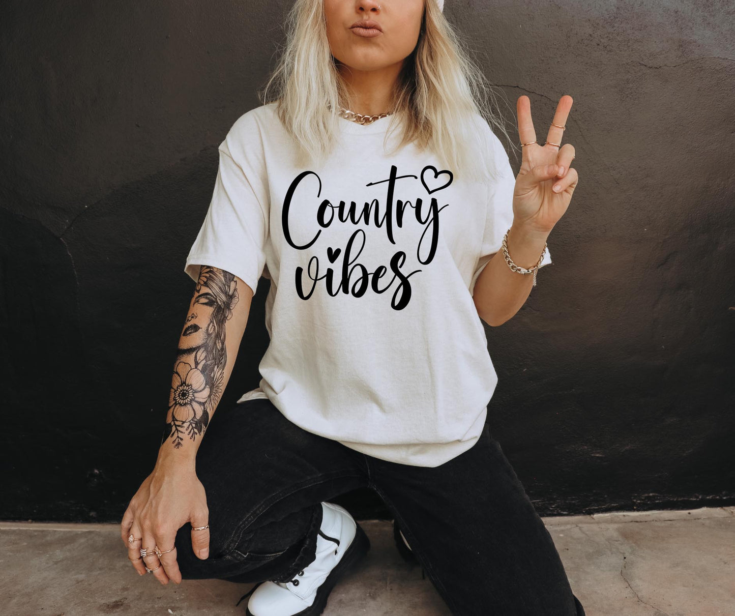 COUNTRY Vibes  SVG and PNG, Retro Font T-shirt Design, Svg Files For Cricut, Silhouette, Digital Download (1)