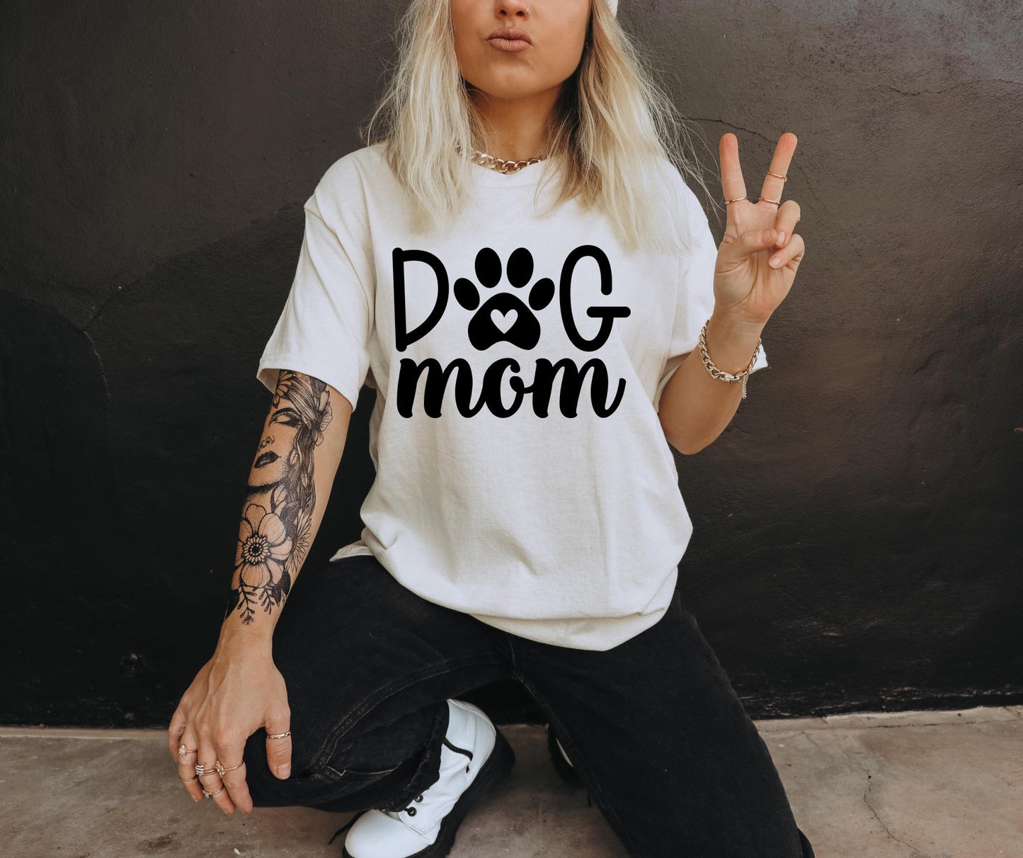 Dog Mom Paw Print T-shirt Svg Png Design, Retro Groovy Sublimation, Dog Mom  Digital Download PNG File, Svg File, Commercial Use Matching Pocket Front Back