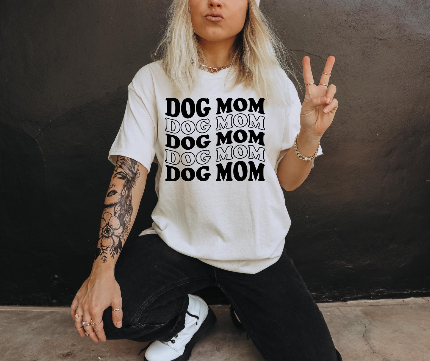 Dog Mom Wavy Retro T-shirt Svg Png Design, Retro Groovy Sublimation, Dog Mom  Digital Download PNG File, Svg File, Commercial Use Matching Pocket Front Back