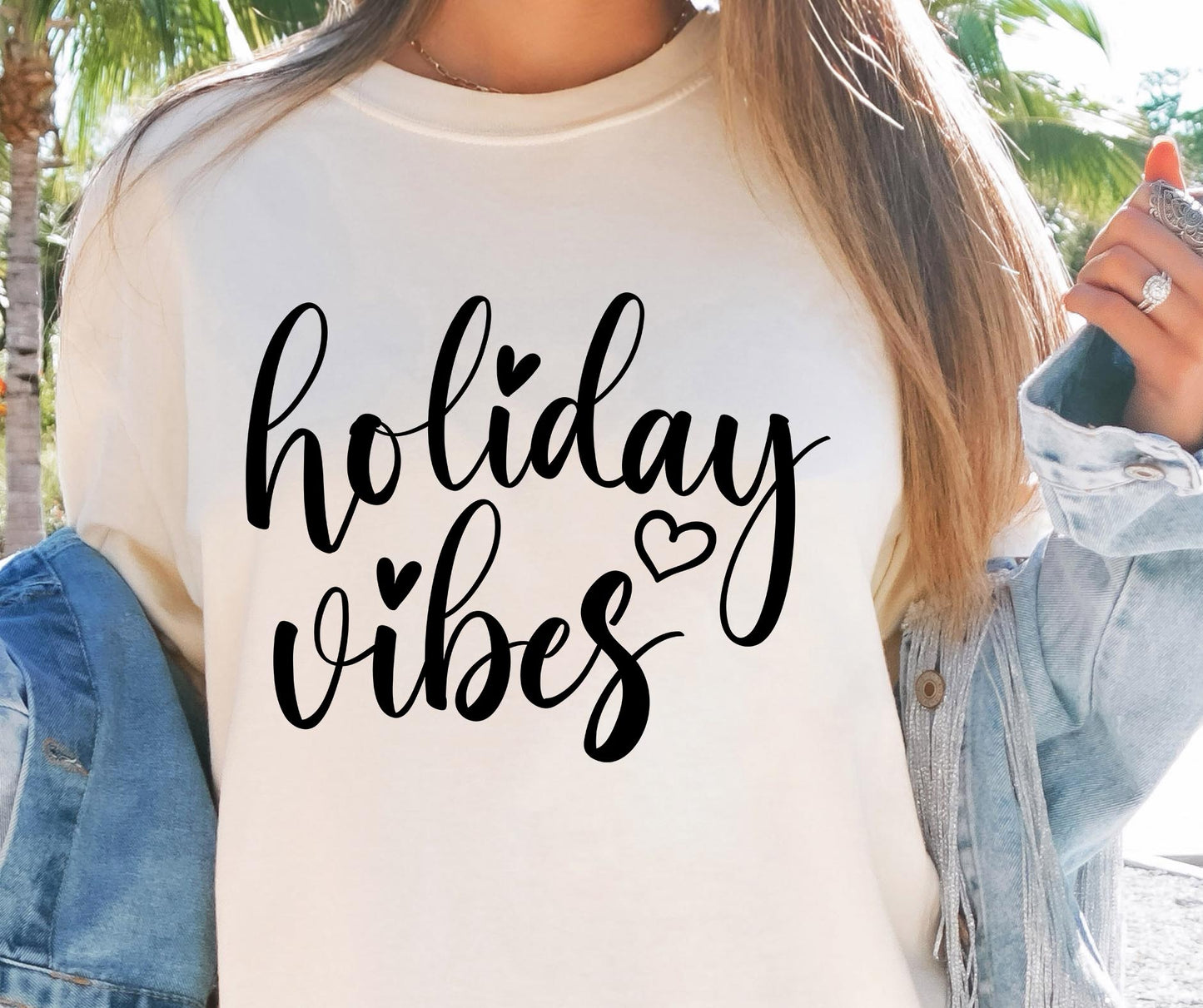 HOLIDAY Vibes  SVG and PNG, Retro Font T-shirt Design, Svg Files For Cricut, Silhouette, Digital Download (1)